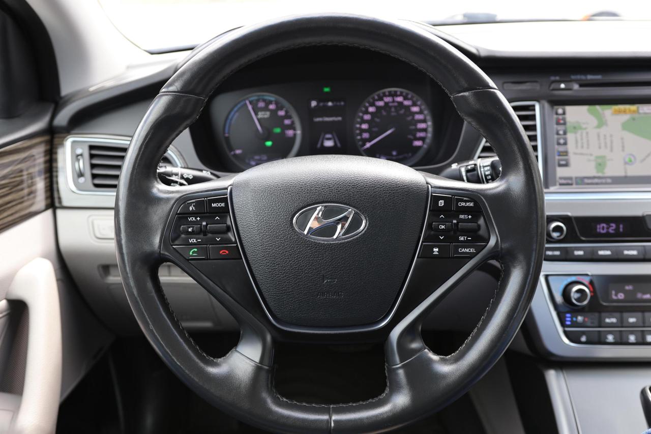 2017 Hyundai Sonata ULTIMATE/NAV/LEATHER/B CAM/CARPLAY/PUSH START/BLIS Photo