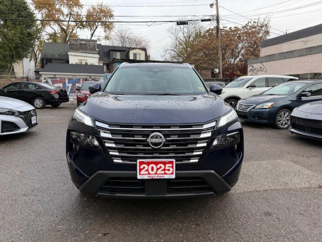 2025 Nissan Rogue SV PREMIUM, PRIMA-TEX, 360 CAM, PRO-PILOT, 19" AL Photo