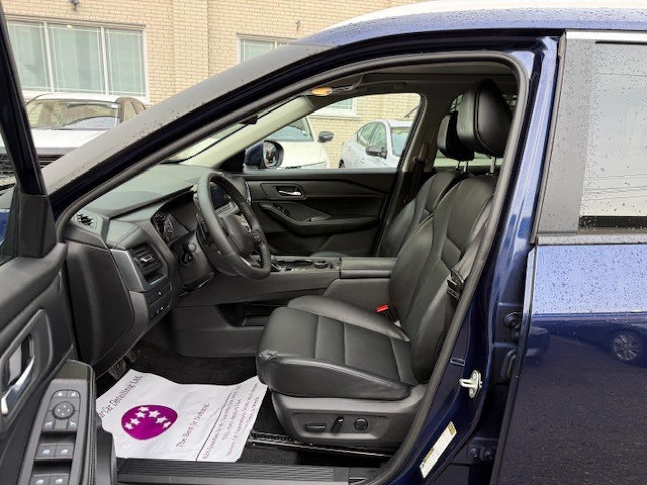 2025 Nissan Rogue SV PREMIUM, PRIMA-TEX, 360 CAM, PRO-PILOT, 19" AL Photo