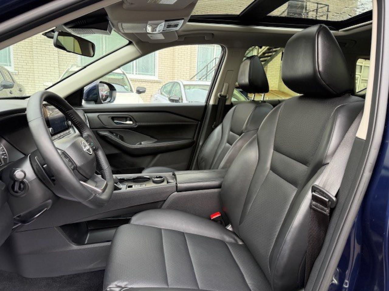 2025 Nissan Rogue SV PREMIUM, PRIMA-TEX, 360 CAM, PRO-PILOT, 19" AL Photo