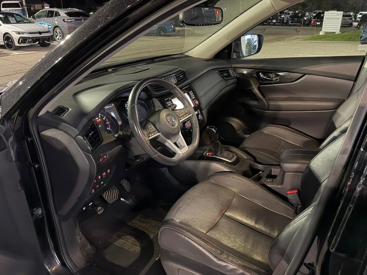 2017 Nissan Rogue SL PlatinumCERTIFIED AS-TRADED, AWD, SUNROOF, NAVI Photo