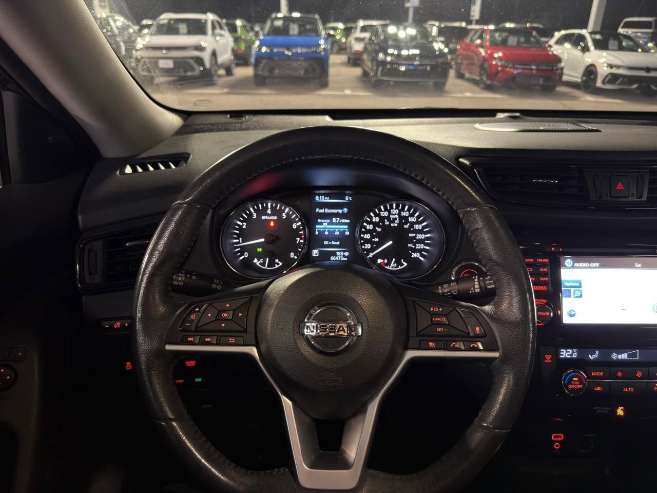 2017 Nissan Rogue SL PlatinumCERTIFIED AS-TRADED, AWD, SUNROOF, NAVI Photo