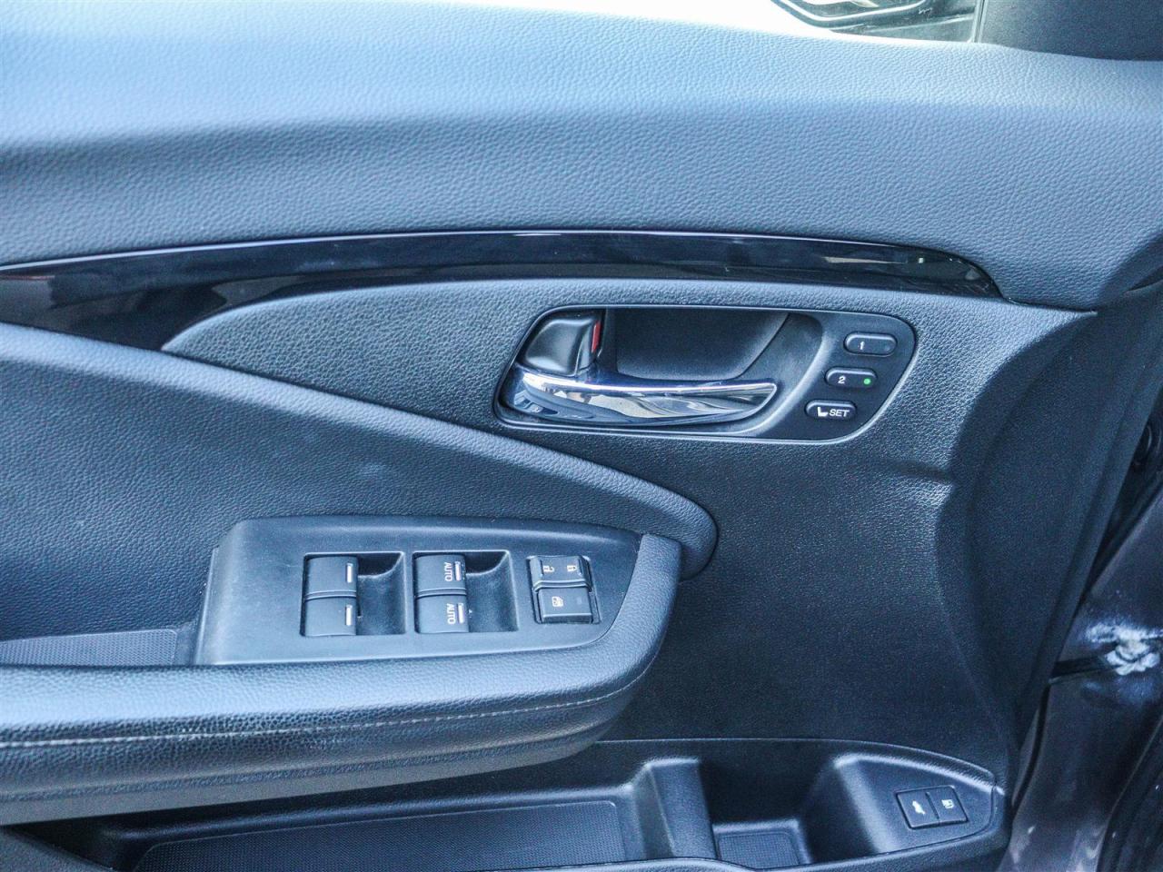 2020 Honda Passport Touring AWD LEATHER NAVI SUNROOF Photo