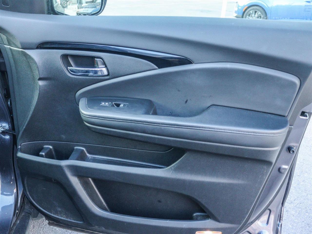 2020 Honda Passport Touring AWD LEATHER NAVI SUNROOF Photo