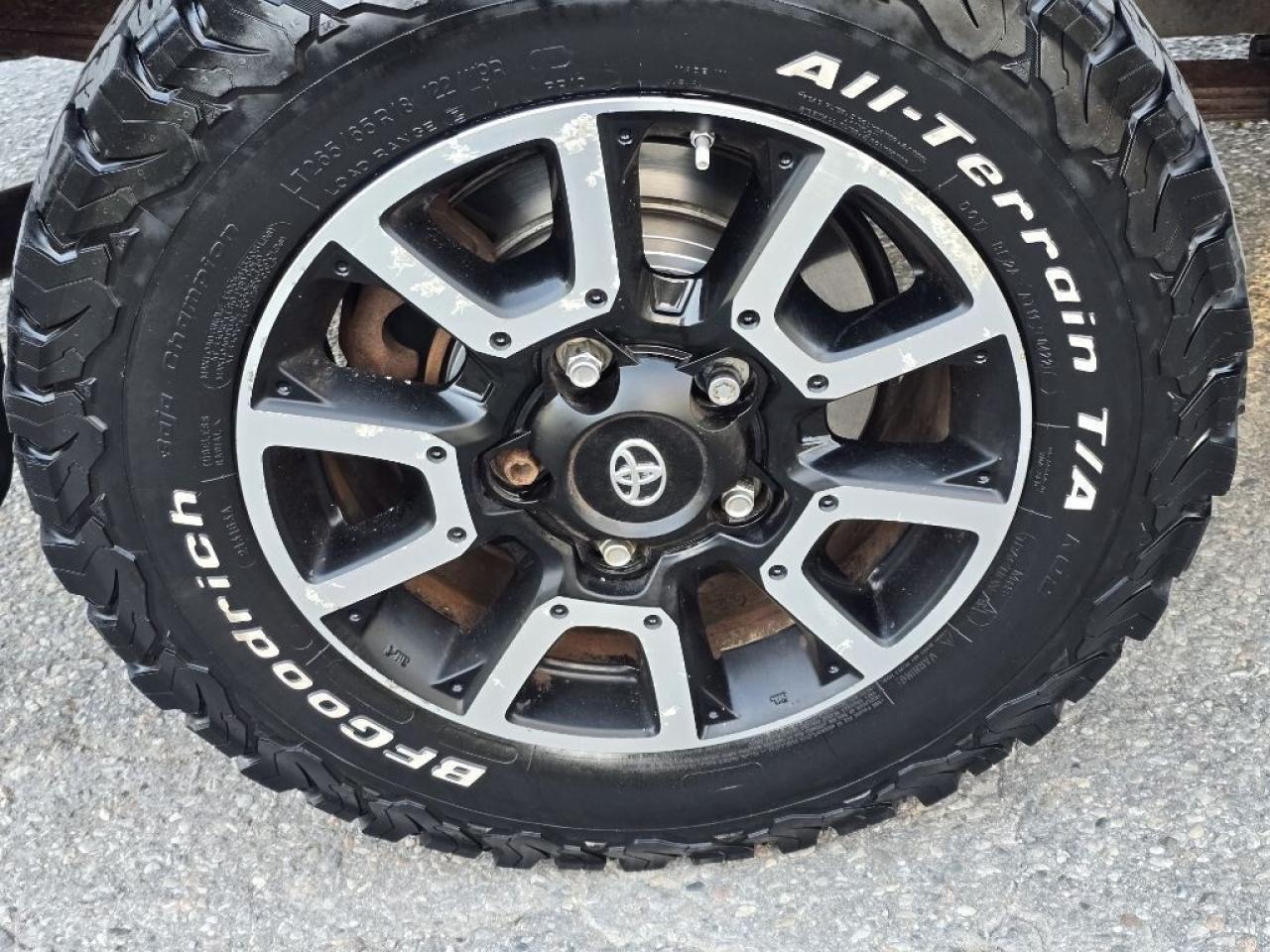 2015 Toyota Tundra SR 5.7L V8 4x4 Double Cab 6.6 ft. box 145.7 in. WB Photo