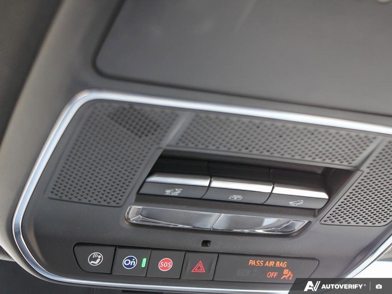 2025 Buick Enclave AvenirAVENIR, AWD, 2.5T, NAV, ROOF, COMPANY CAR! Photo