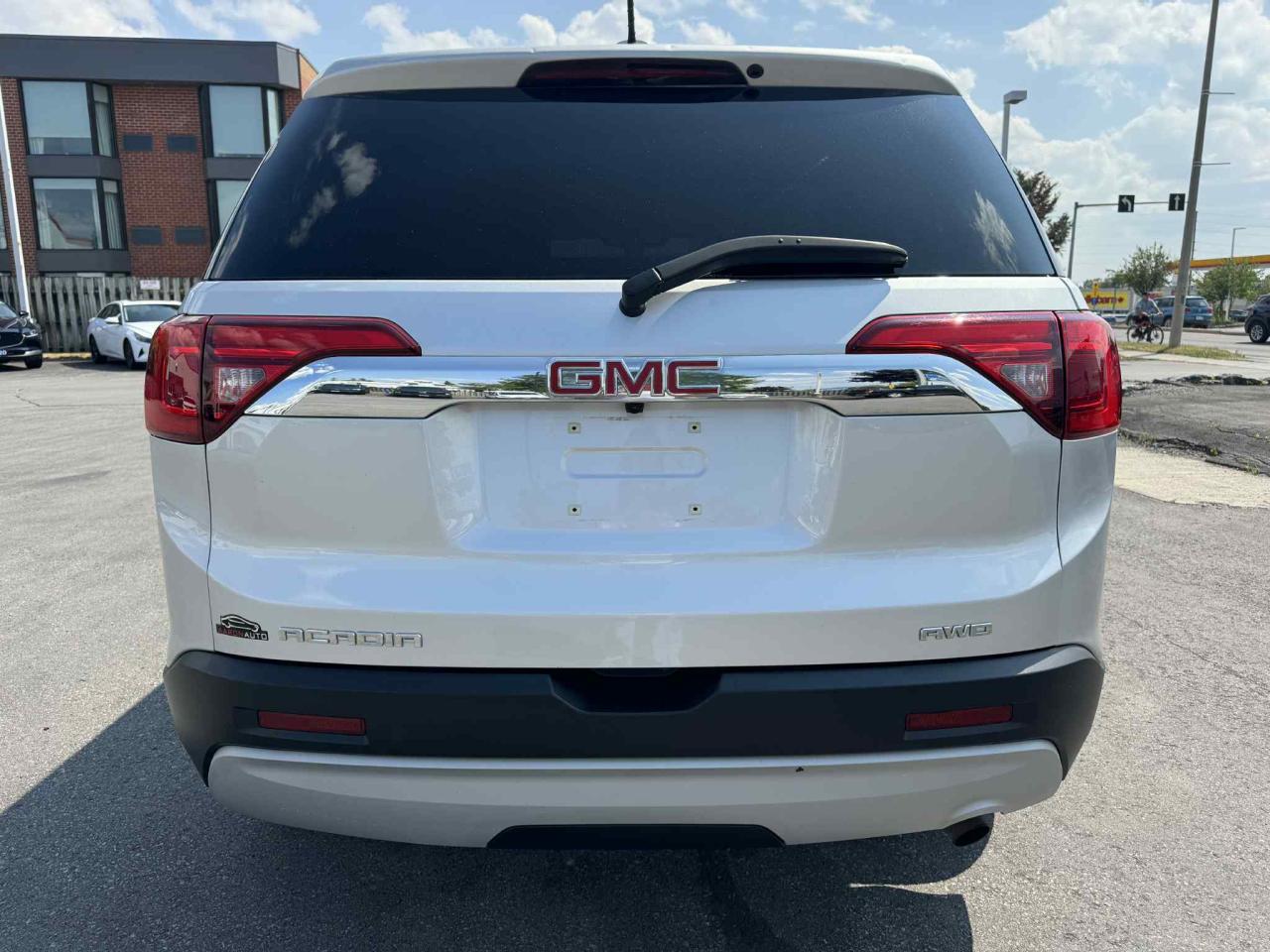 2019 GMC Acadia AWD 8 SEATER Photo3