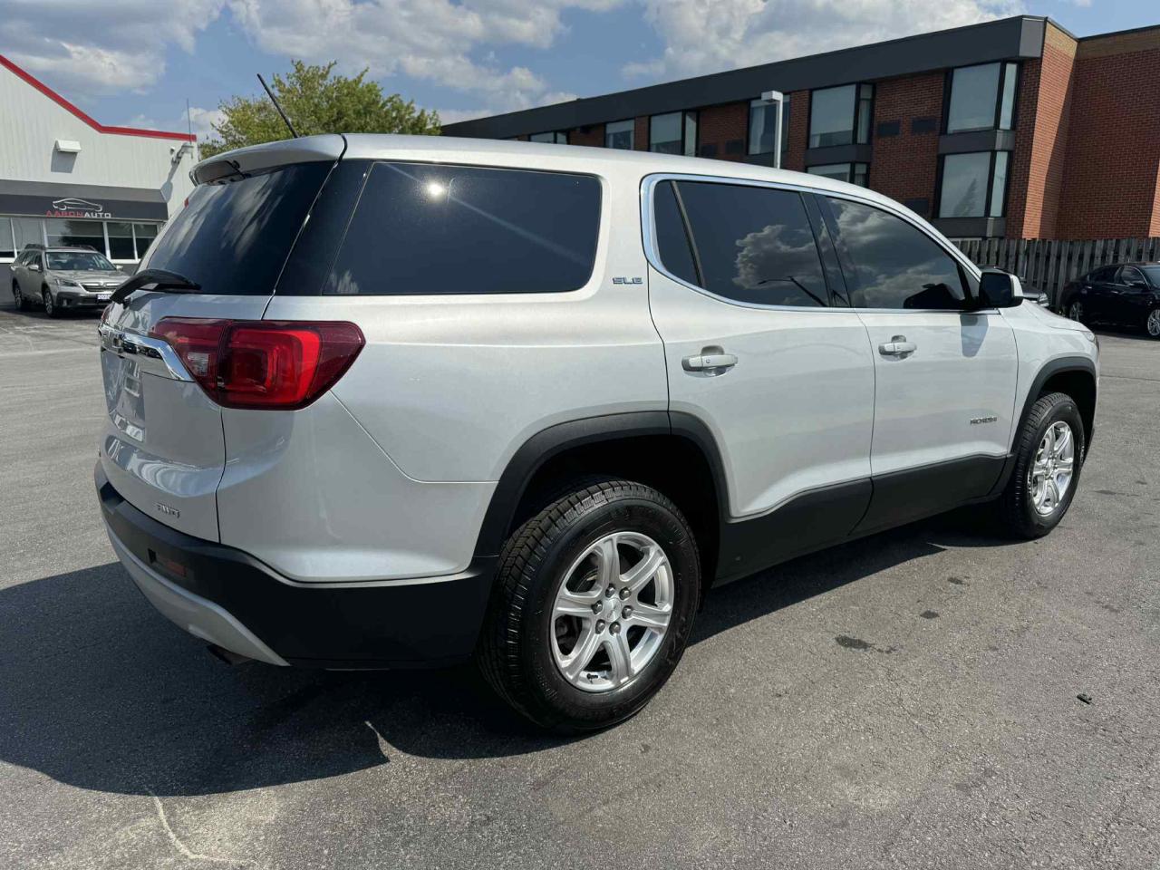 2019 GMC Acadia AWD 8 SEATER Photo