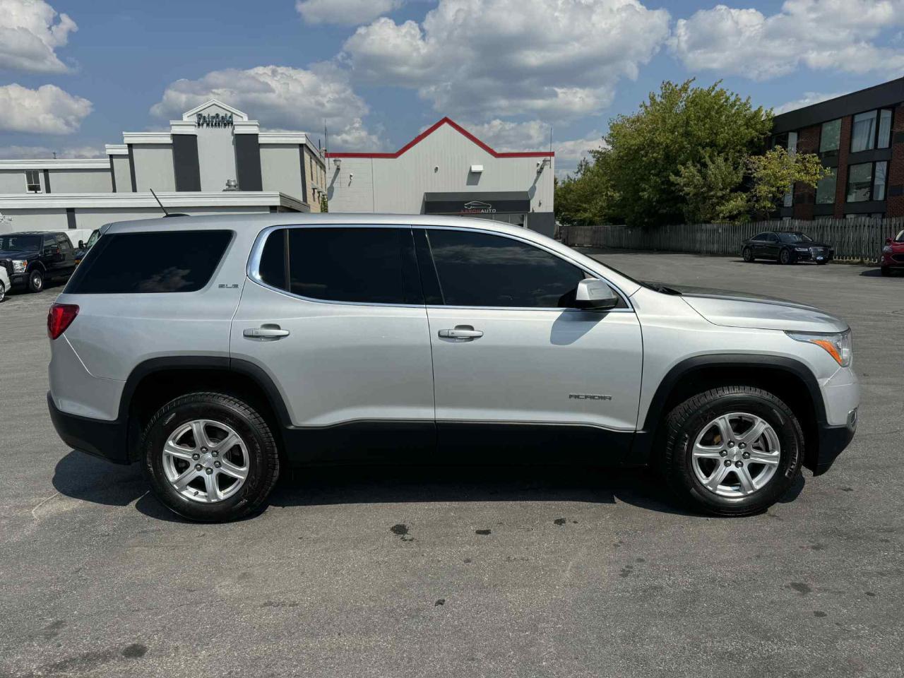 2019 GMC Acadia AWD 8 SEATER Photo