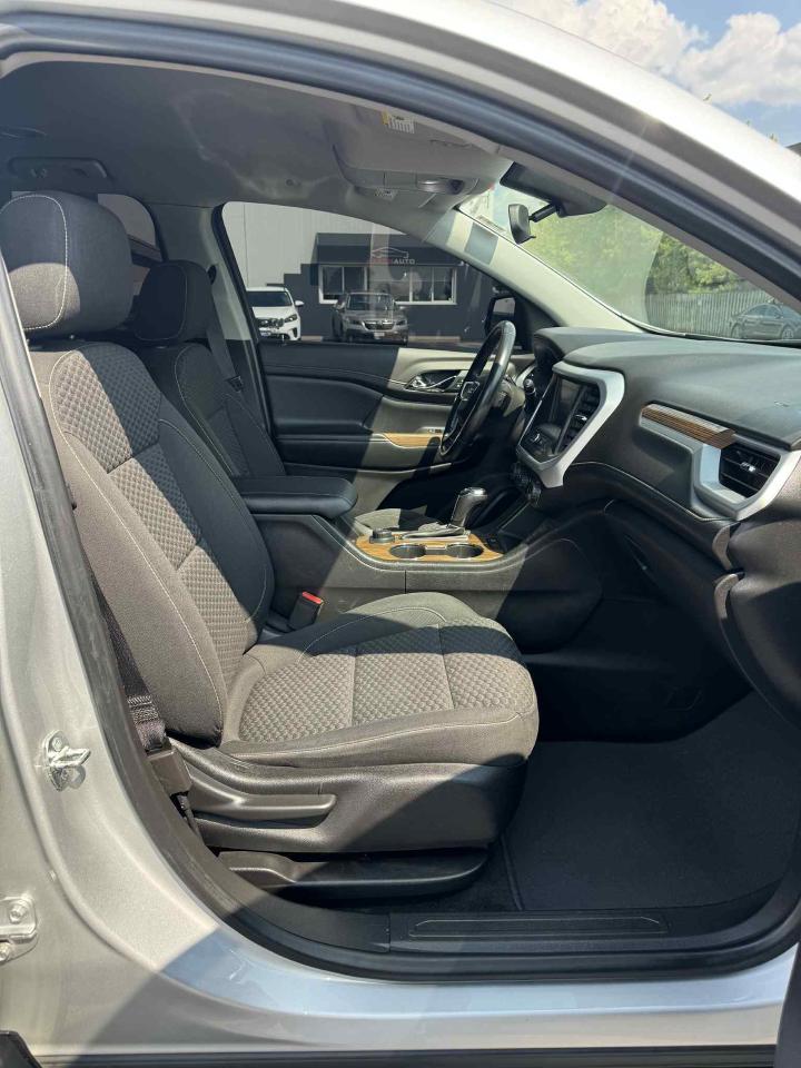 2019 GMC Acadia AWD 8 SEATER Photo