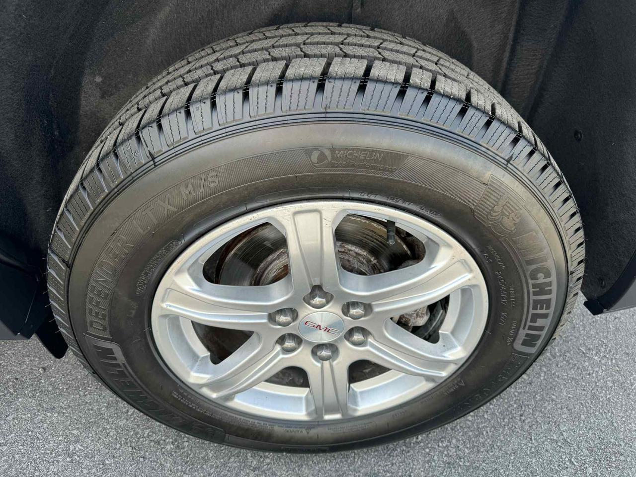 2019 GMC Acadia AWD 7 SEATER Photo