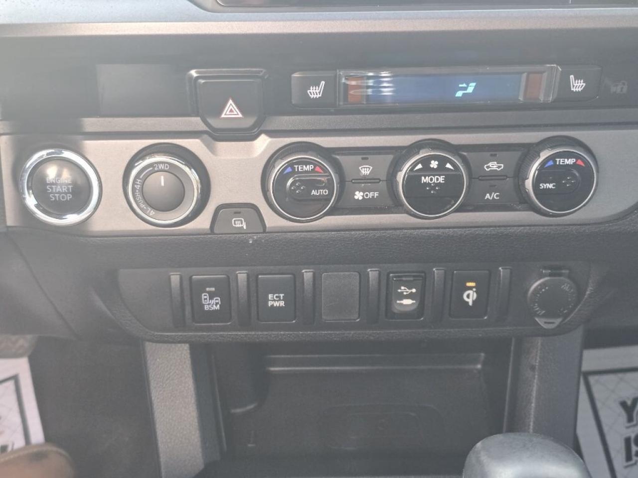 2017 Toyota Tacoma SR V6 4x4 Double Cab 127.4 in. WB Automatic Photo