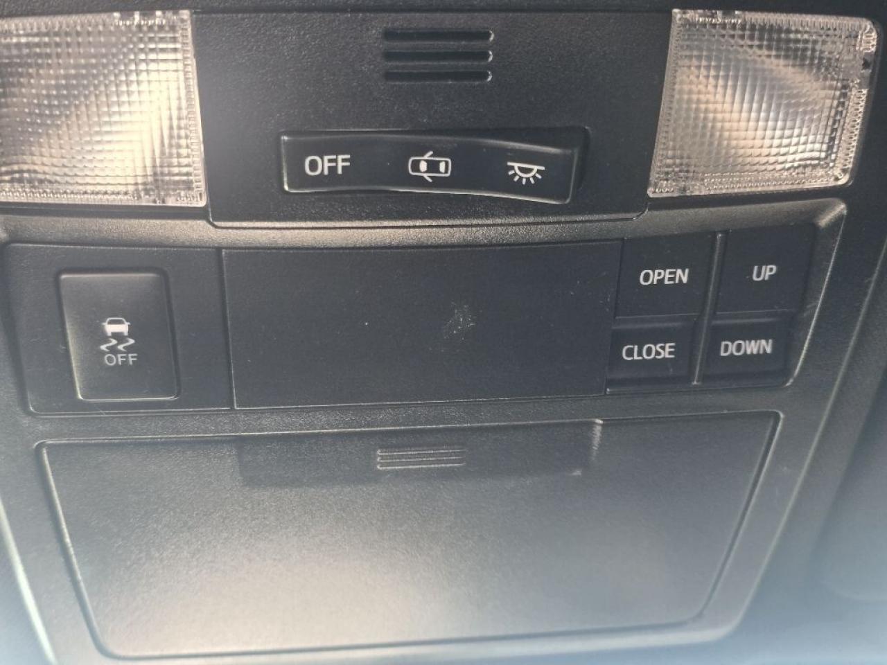 2017 Toyota Tacoma SR V6 4x4 Double Cab 127.4 in. WB Automatic Photo