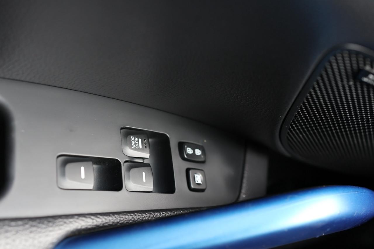 2016 Hyundai Veloster RALLY EDITION-COUPE-6S MANUAL/LEATHER/BACK UP CAM/ Photo