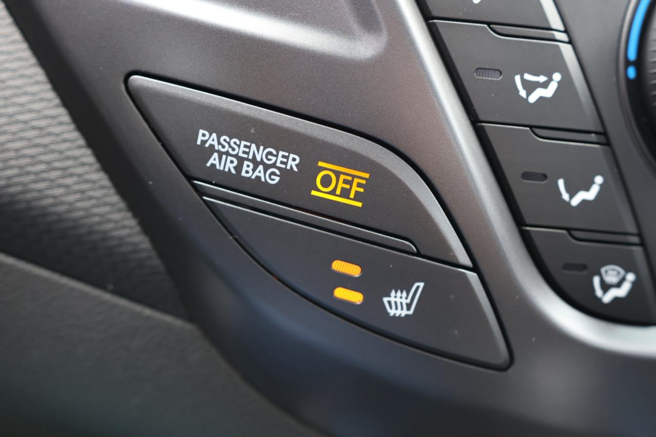 2016 Hyundai Veloster RALLY EDITION-COUPE-6S MANUAL/LEATHER/BACK UP CAM/ Photo