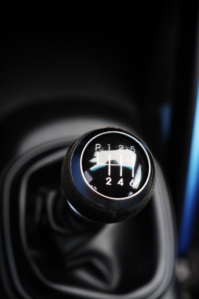 2016 Hyundai Veloster RALLY EDITION-COUPE-6S MANUAL/LEATHER/BACK UP CAM/ Photo