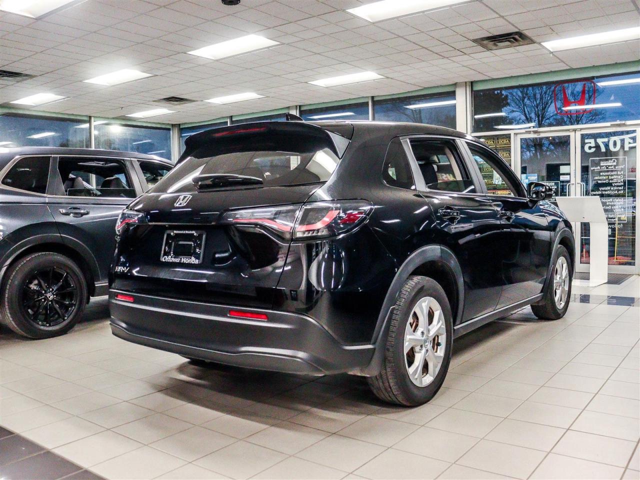 2023 Honda HR-V LX 2WD BACKUP CAM APPLE CARPLAY/ANDROID AUTO Photo