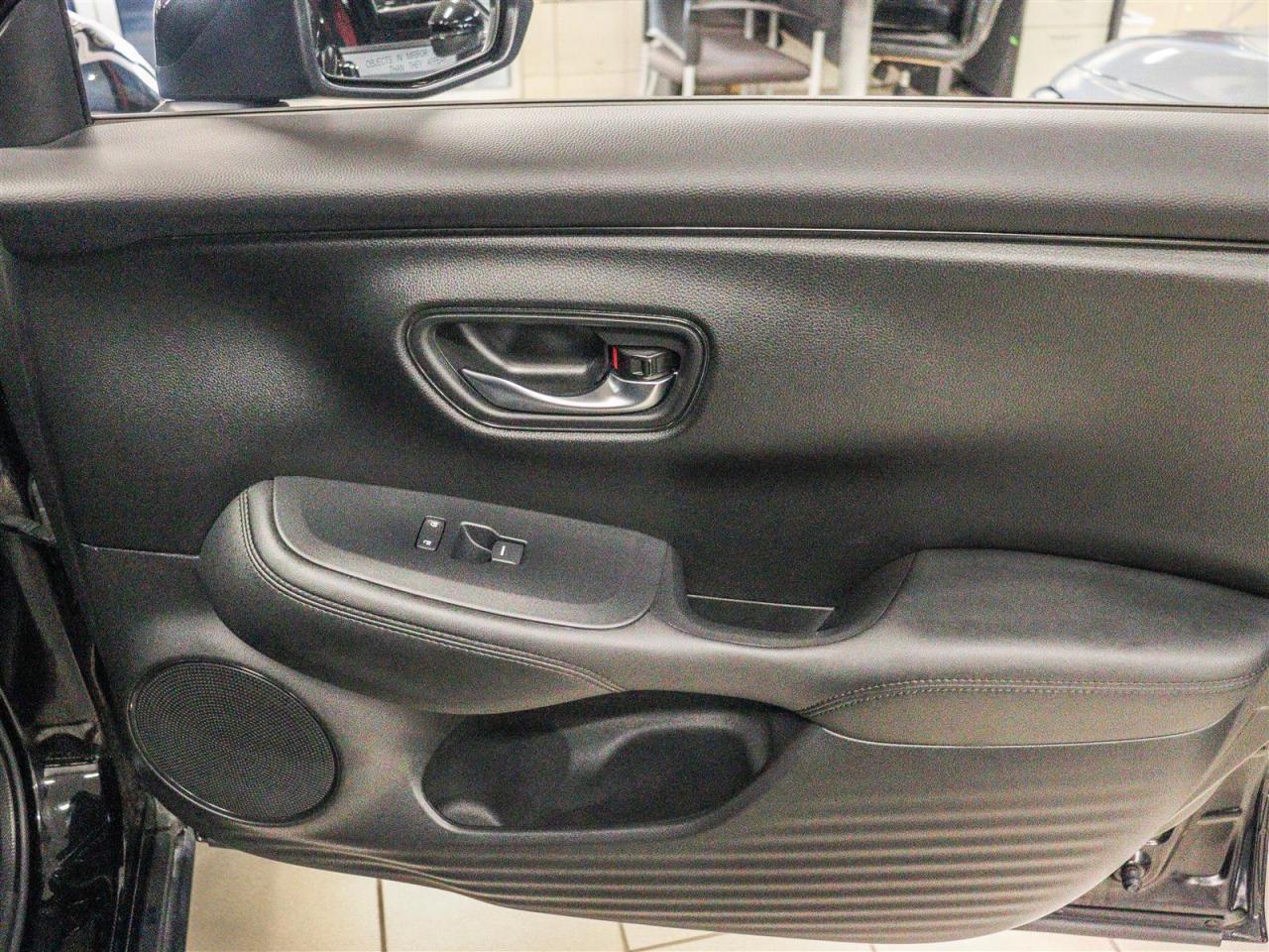 2023 Honda HR-V LX 2WD BACKUP CAM APPLE CARPLAY/ANDROID AUTO Photo