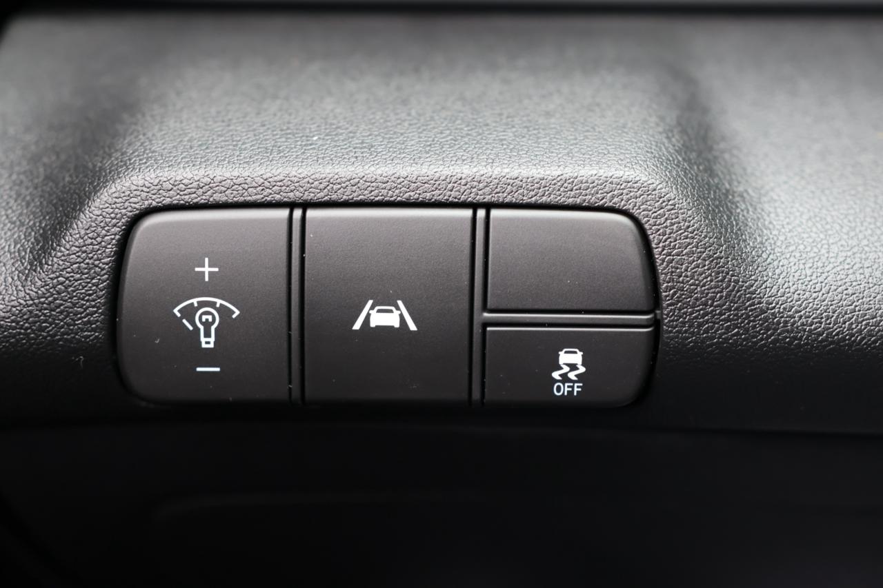 2021 Hyundai Elantra PREFERRED PKG/B CAM/CARPLAY/BLIS/LANE ASSIST/KEYLE Photo