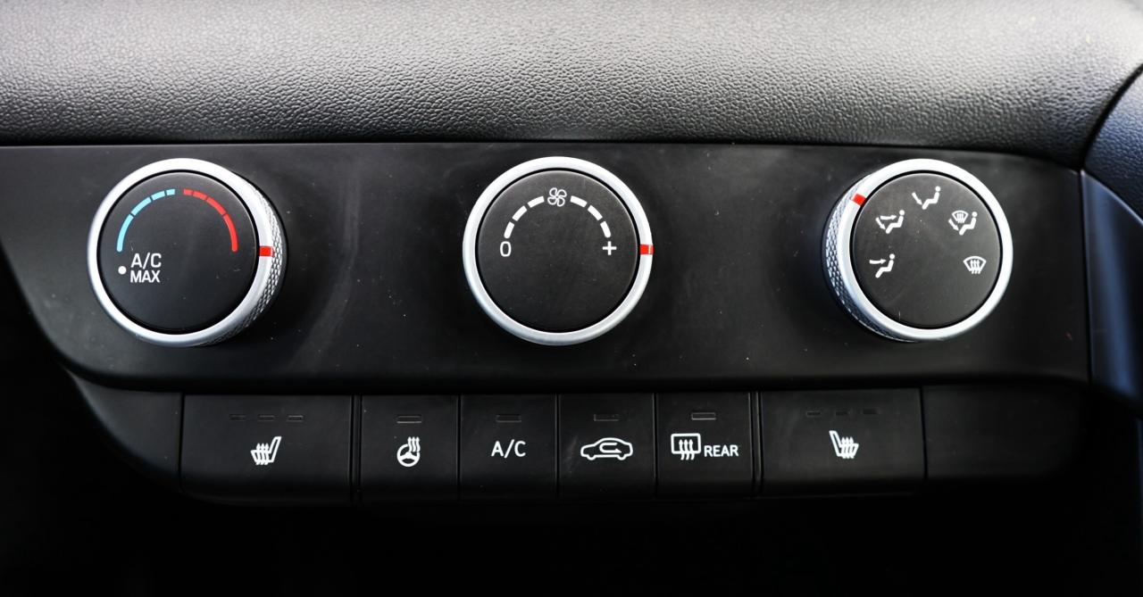 2021 Hyundai Elantra PREFERRED PKG/B CAM/CARPLAY/BLIS/LANE ASSIST/KEYLE Photo