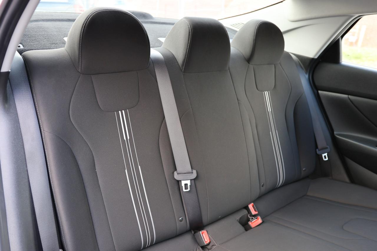 2021 Hyundai Elantra PREFERRED PKG/B CAM/CARPLAY/BLIS/LANE ASSIST/KEYLE Photo