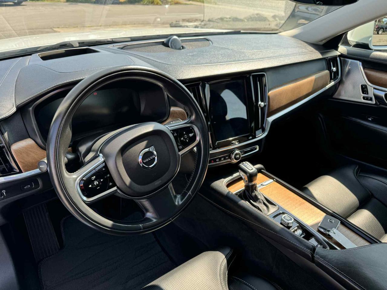 2020 Volvo S90 T6 AWD Inscription Photo