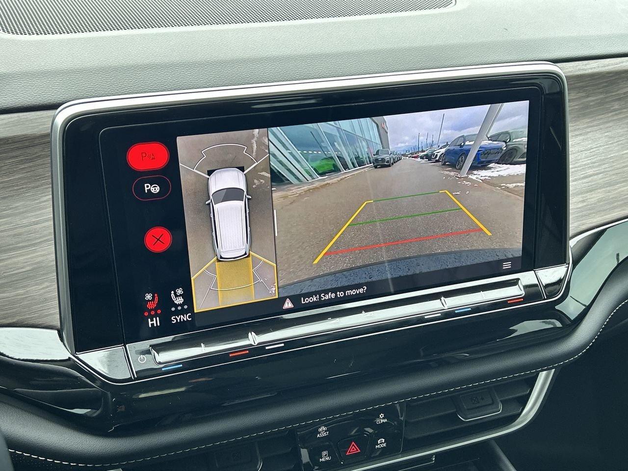 2024 Volkswagen Atlas Execline 2.0 TSI   Captains Chairs Photo