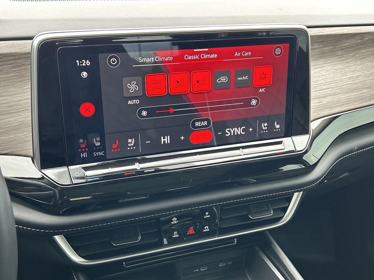 2024 Volkswagen Atlas Execline 2.0 TSI   Captains Chairs Photo