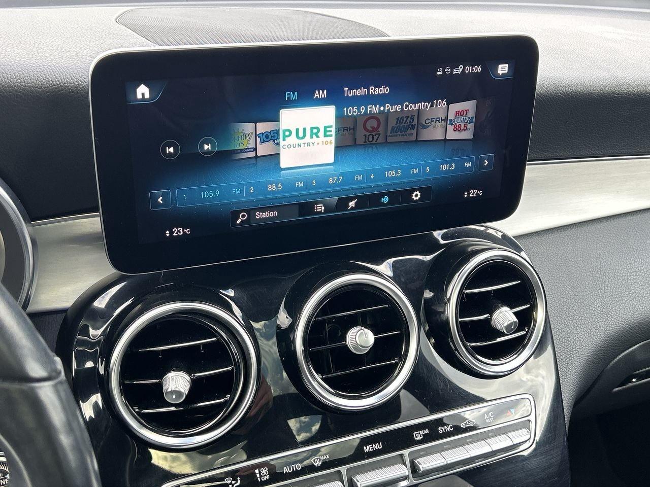 2022 Mercedes-Benz GLC300 4MATIC SUV   Accident-Free Photo