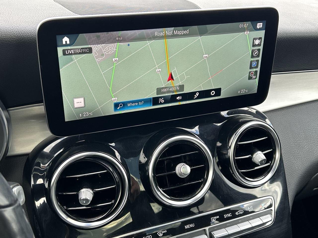 2022 Mercedes-Benz GLC300 4MATIC SUV   Accident-Free Photo