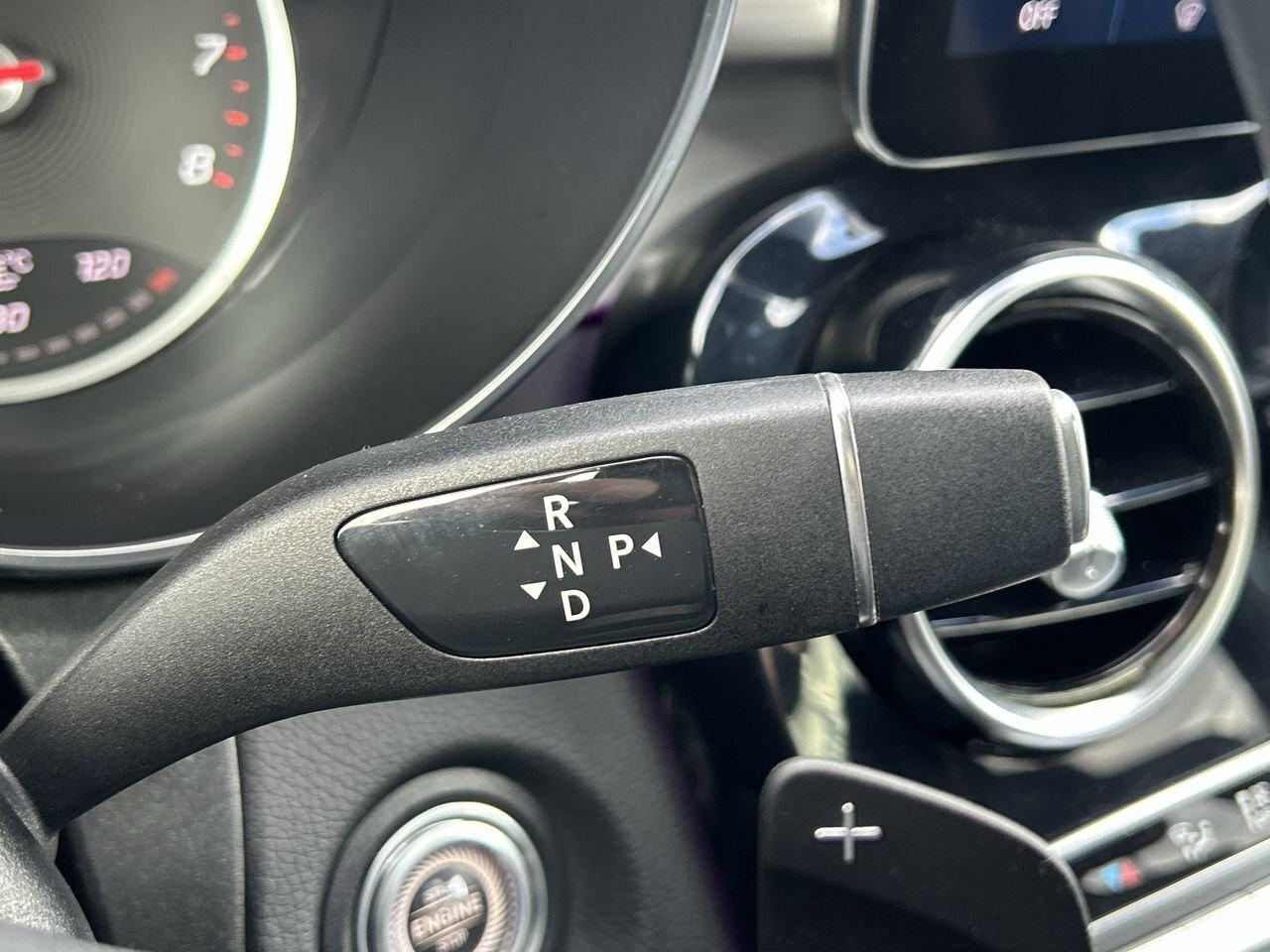 2022 Mercedes-Benz GLC300 4MATIC SUV   Accident-Free Photo