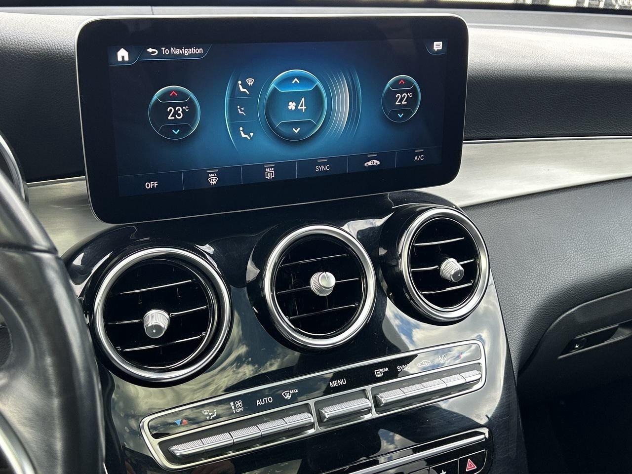 2022 Mercedes-Benz GLC300 4MATIC SUV   Accident-Free Photo