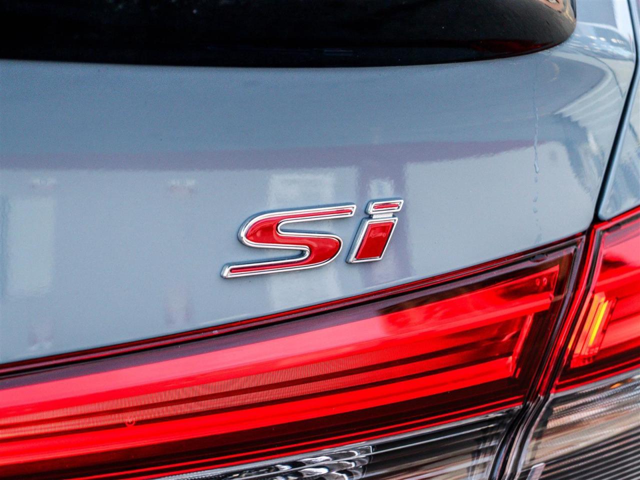 2024 Honda Civic Si 6-SPEED MANUAL TRANSMISSION SUNROOF Photo