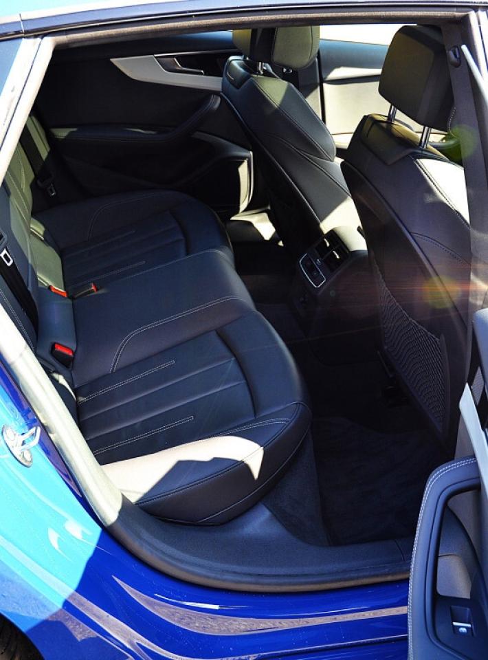 2023 Audi A5 Progressiv 45 TFSI quattro S-LINE Photo