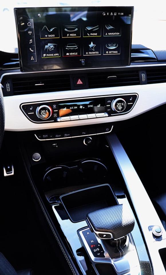 2023 Audi A5 Progressiv 45 TFSI quattro S-LINE Photo