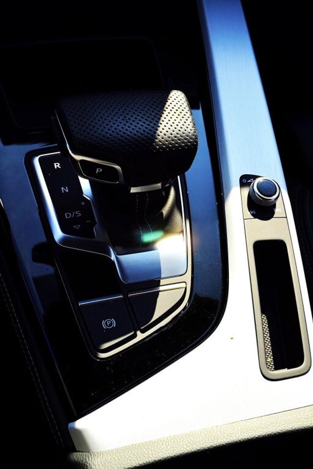 2023 Audi A5 Progressiv 45 TFSI quattro S-LINE Photo