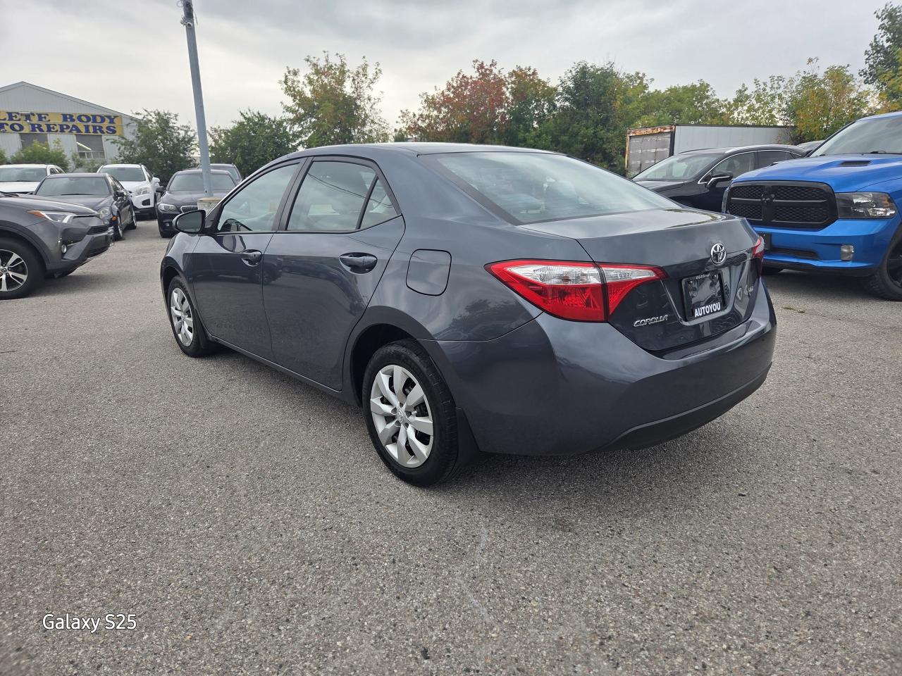 2015 Toyota Corolla LE AUTO AIR BLUE TOOTH REAR VIEW CAMERA $ 11,988.0 Photo3