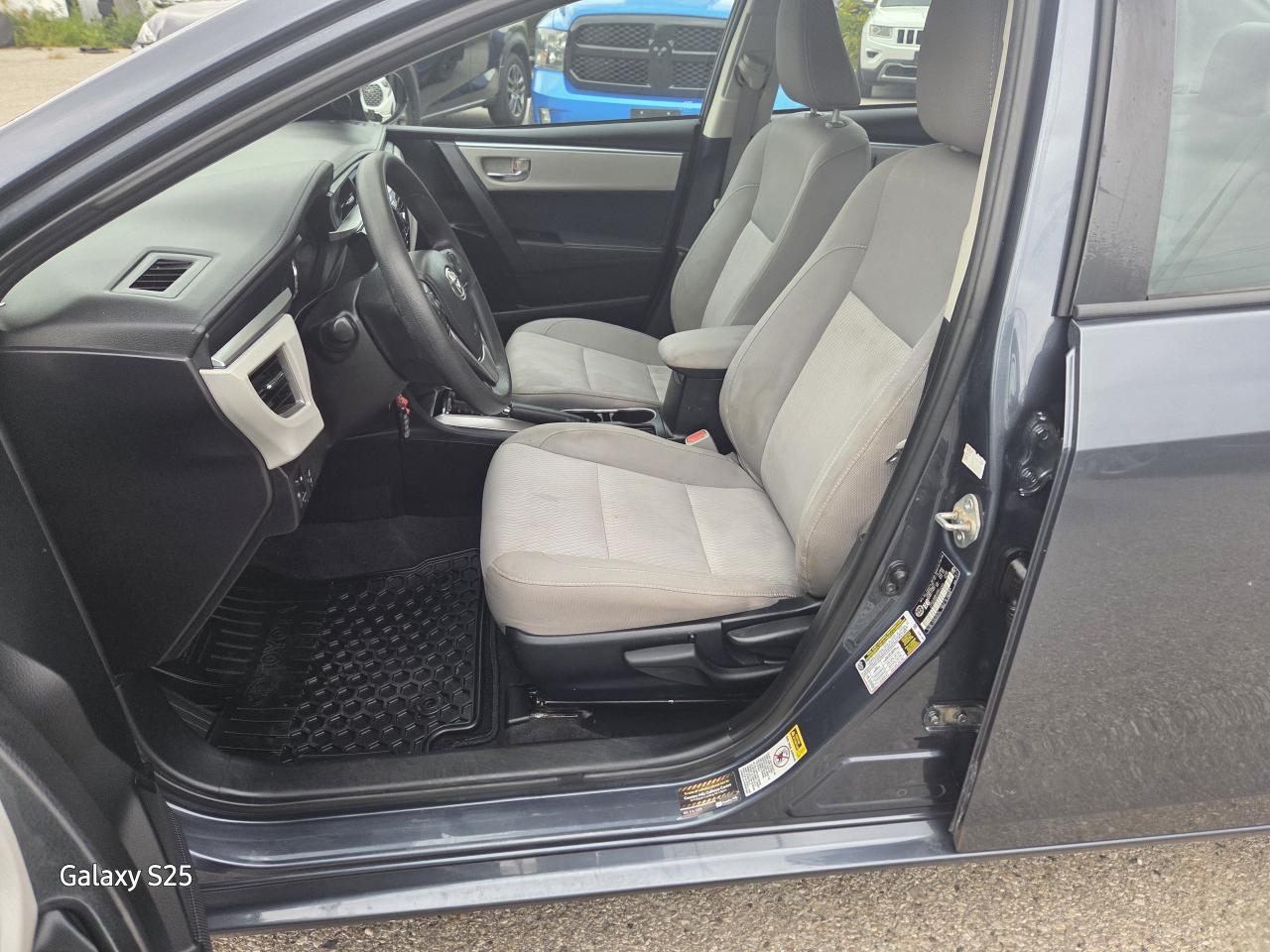 2015 Toyota Corolla LE AUTO AIR BLUE TOOTH REAR VIEW CAMERA $ 11,988.0 Photo