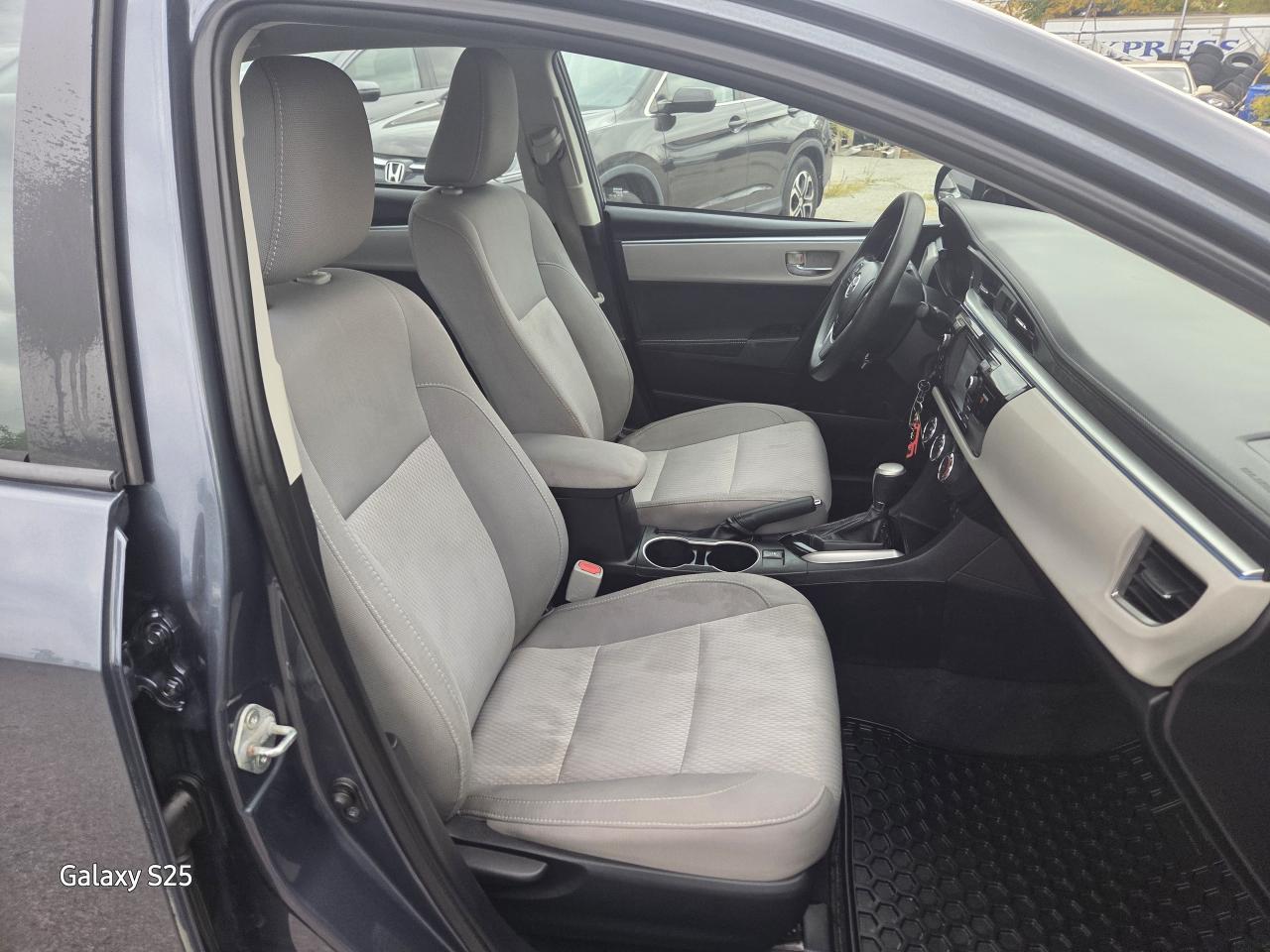 2015 Toyota Corolla LE AUTO AIR BLUE TOOTH REAR VIEW CAMERA $ 11,988.0 Photo