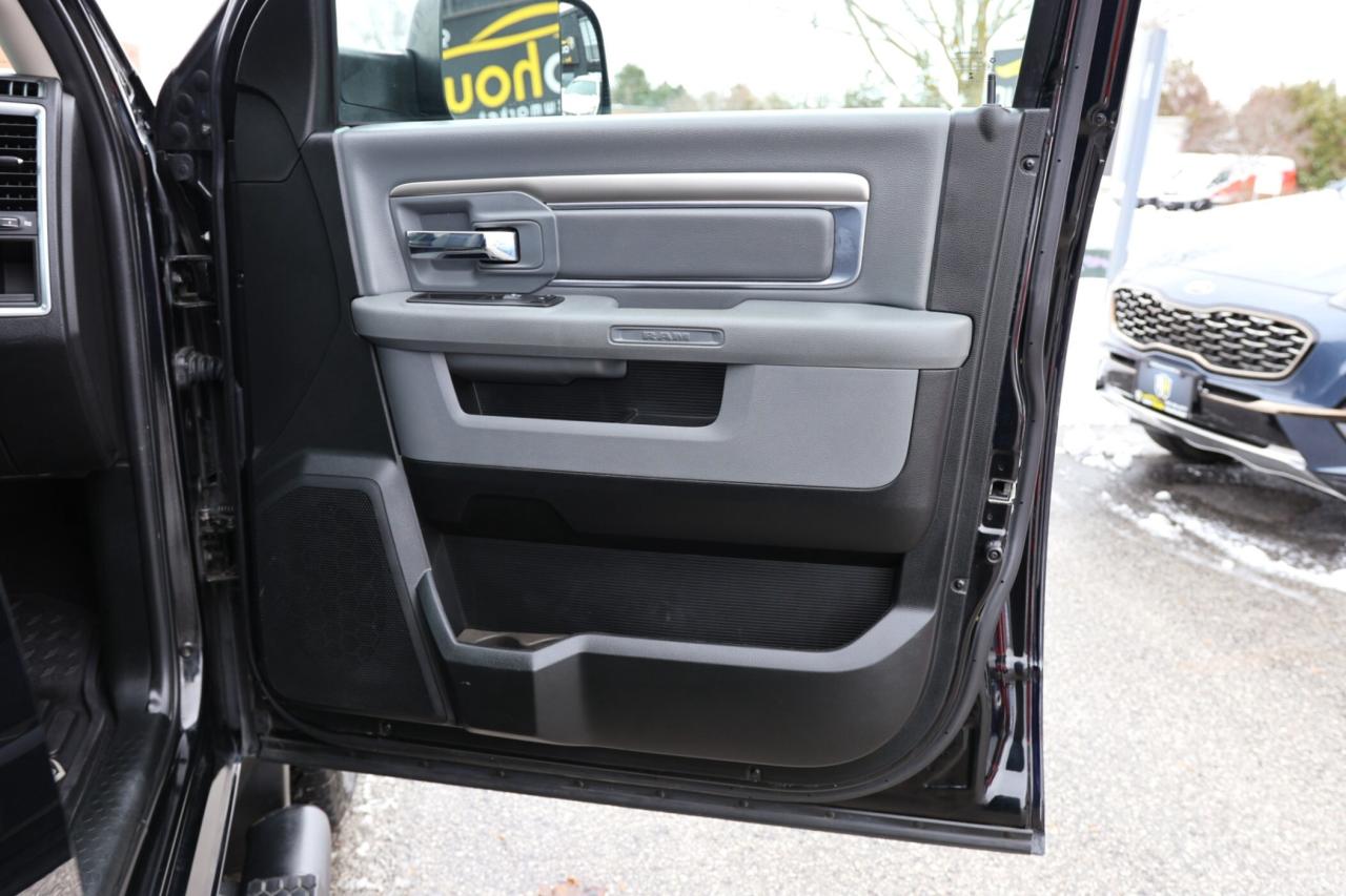 2019 RAM 1500 Classic CLASSIC-4WD-5.7L HEMI/CREWCAB/CARPLAY/P SEAT/B CAM Photo