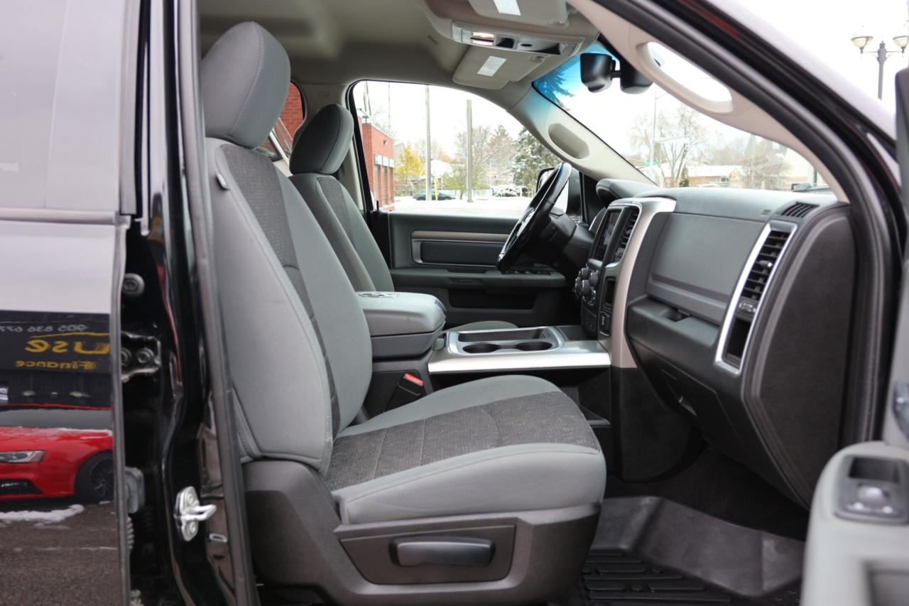 2019 RAM 1500 Classic CLASSIC-4WD-5.7L HEMI/CREWCAB/CARPLAY/P SEAT/B CAM Photo