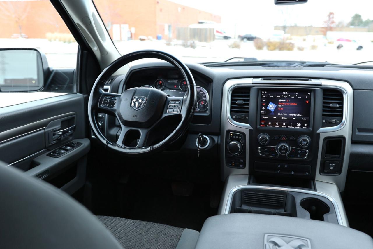 2019 RAM 1500 Classic CLASSIC-4WD-5.7L HEMI/CREWCAB/CARPLAY/P SEAT/B CAM Photo