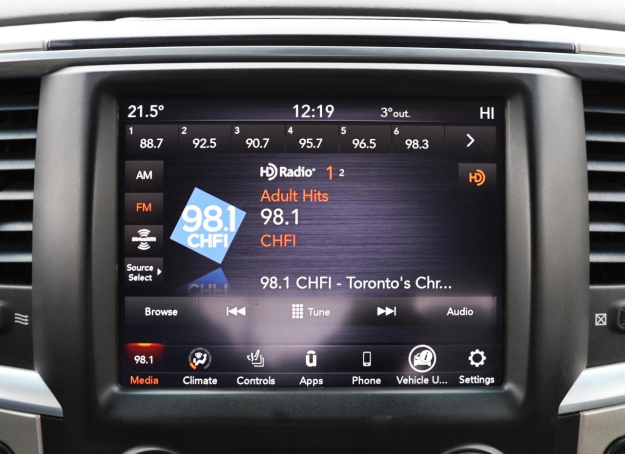 2019 RAM 1500 Classic CLASSIC-4WD-5.7L HEMI/CREWCAB/CARPLAY/P SEAT/B CAM Photo