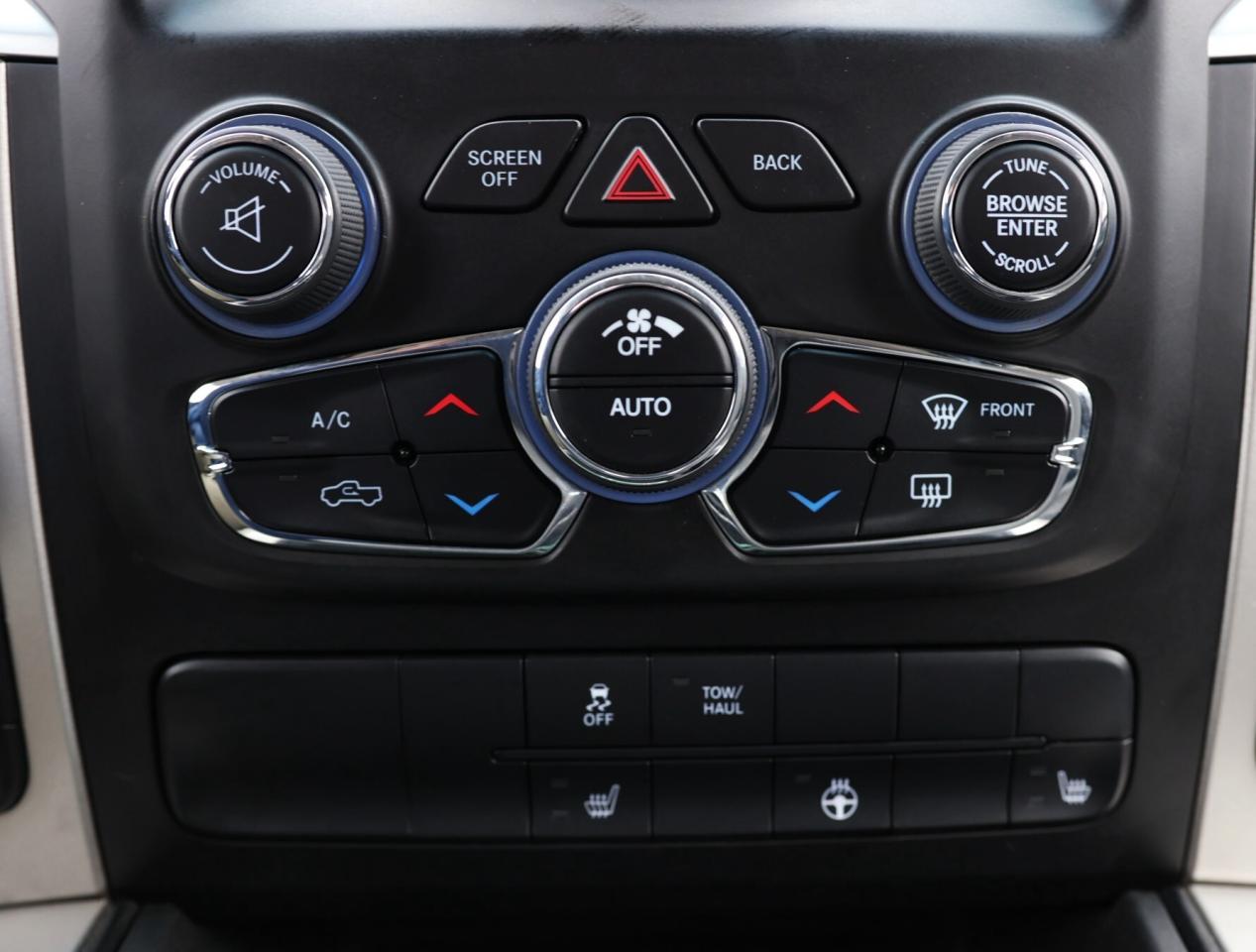 2019 RAM 1500 Classic CLASSIC-4WD-5.7L HEMI/CREWCAB/CARPLAY/P SEAT/B CAM Photo