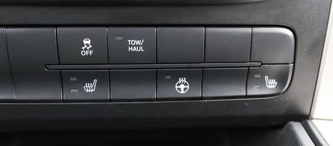 2019 RAM 1500 Classic CLASSIC-4WD-5.7L HEMI/CREWCAB/CARPLAY/P SEAT/B CAM Photo