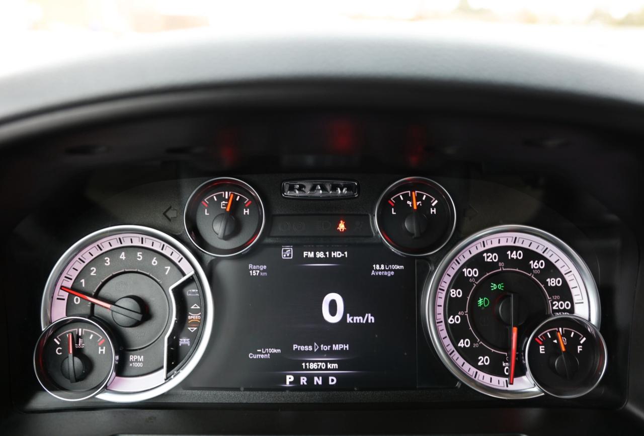 2019 RAM 1500 Classic CLASSIC-4WD-5.7L HEMI/CREWCAB/CARPLAY/P SEAT/B CAM Photo