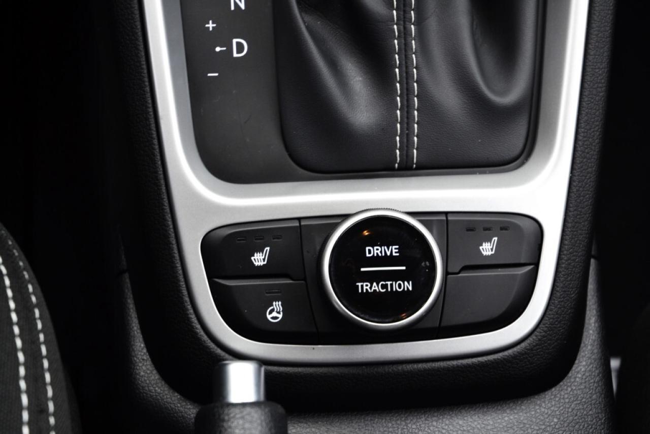 2023 Hyundai Venue SEL Photo