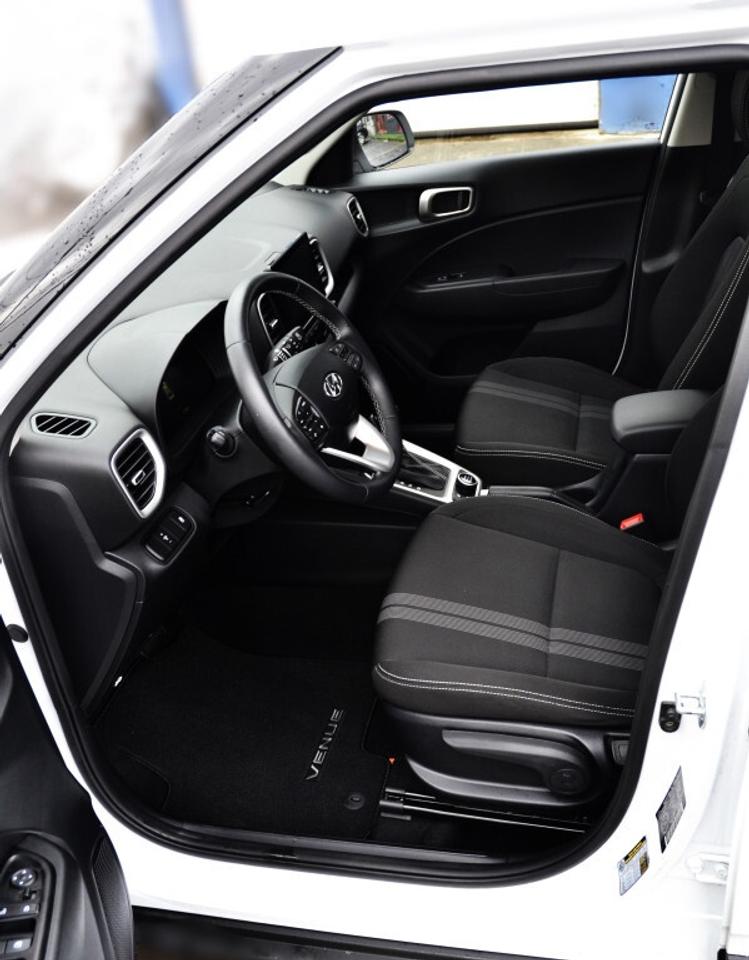 2023 Hyundai Venue SEL I 1 OWNER I NO ACCIDENT I VERY CLEAN Photo