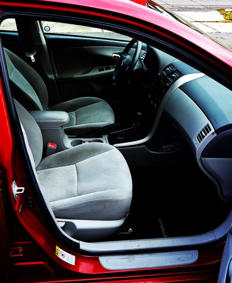 2009 Toyota Corolla Base 4dr Sedan Photo