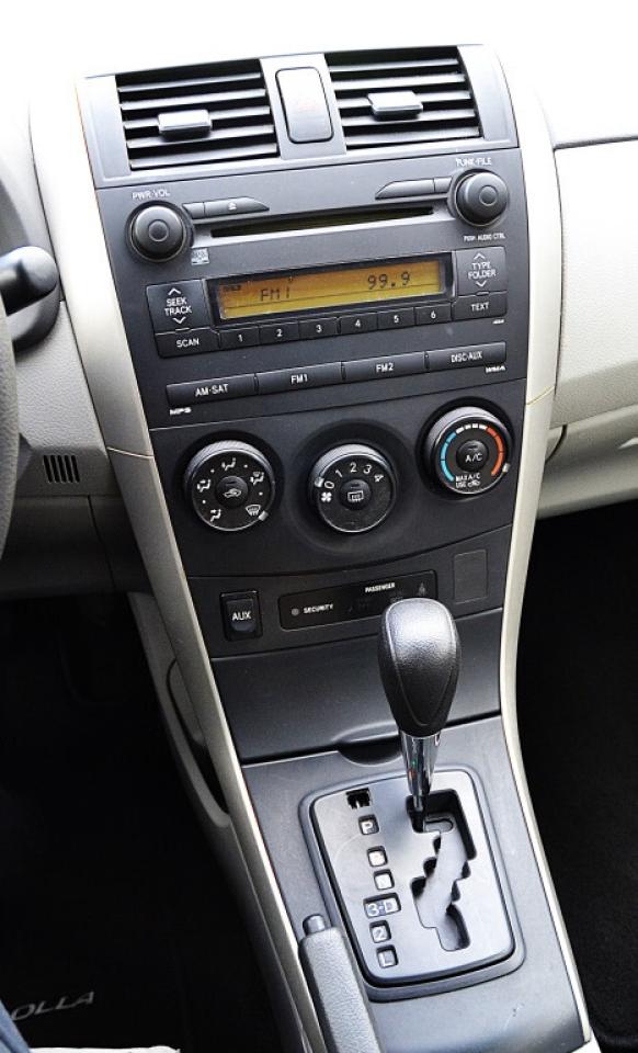 2009 Toyota Corolla Base 4dr Sedan Photo